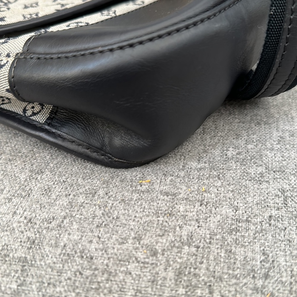 Louis Vuitton Minillin Navy and Gray Shoulder Bag - Picture 5 of 11